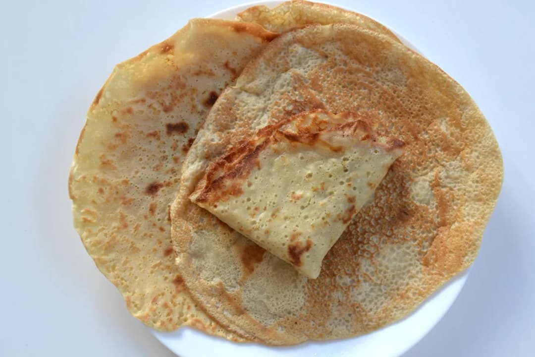 Prosty przepis na wegańskie naleśniki, które zachwycą każdego