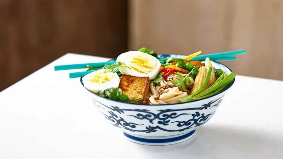 Jak zrobić ramen wegetariański - prosty przepis na zdrowy posiłek
