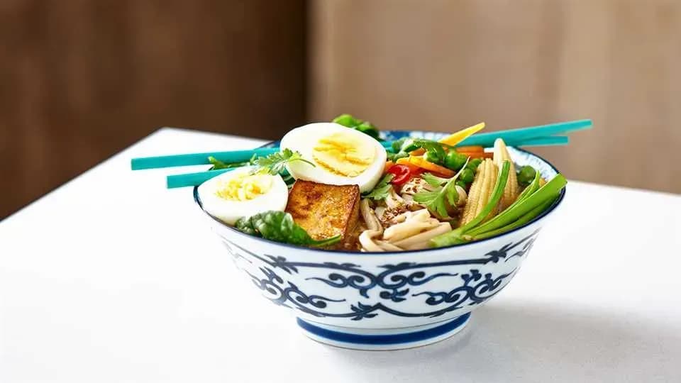 Jak zrobić ramen wegetariański - prosty przepis na zdrowy posiłek