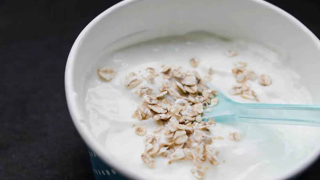 Jak zrobić wegański jogurt w domu - prosty przepis na pyszny smak