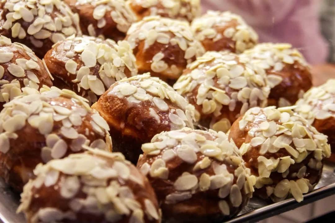 Czy pączki są wegetariańskie? Sprawdź, co kryje się w środku