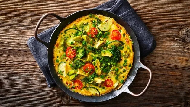 Szybki przepis na zdrowy omlet, który poprawi Twoje samopoczucie
