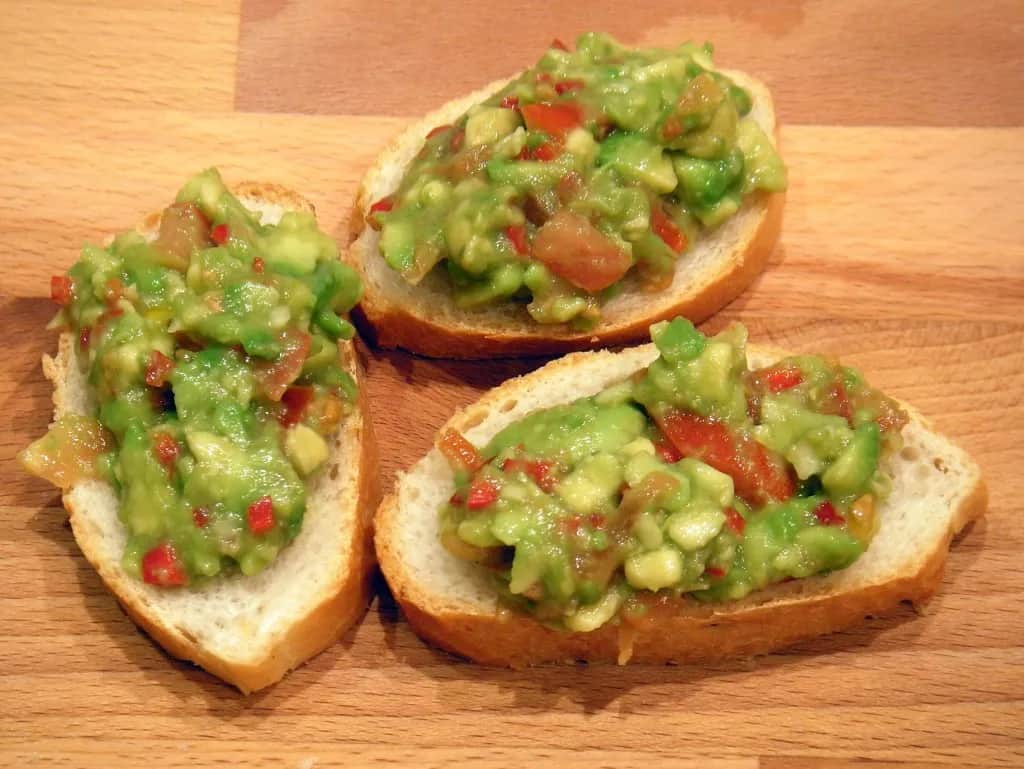 Jak przechowywać guacamole, by nie brązowiało i zachowało świeżość? Proste sposoby