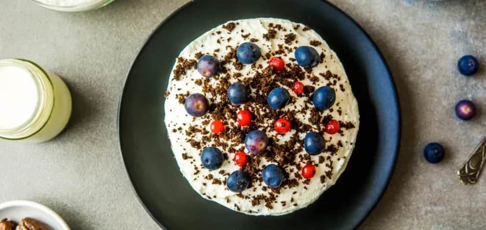 Zdrowy tort na roczek bez cukru – prosty przepis dla małych alergików