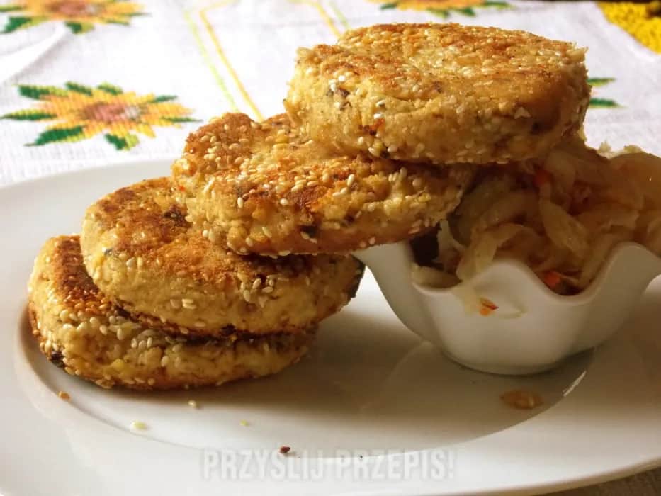 Z czym najlepiej jeść kotlety sojowe? Smaczne i proste pomysły na dania